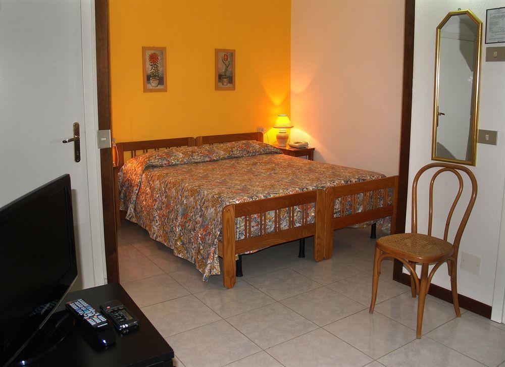 Gemini Camere E Suites Гроссето Экстерьер фото